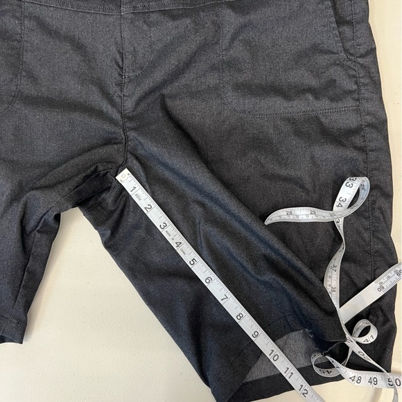 Athleta Charcoal Gray Shorts Size 16 - Picture 5 of 7